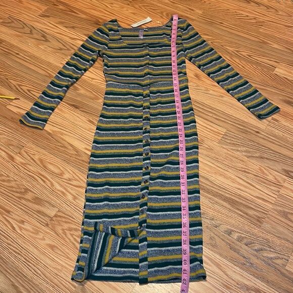 Alya from FRANCESCA’S Green Striped Ribbed knit Dress, Bodycon XS - Picture 5 of 7